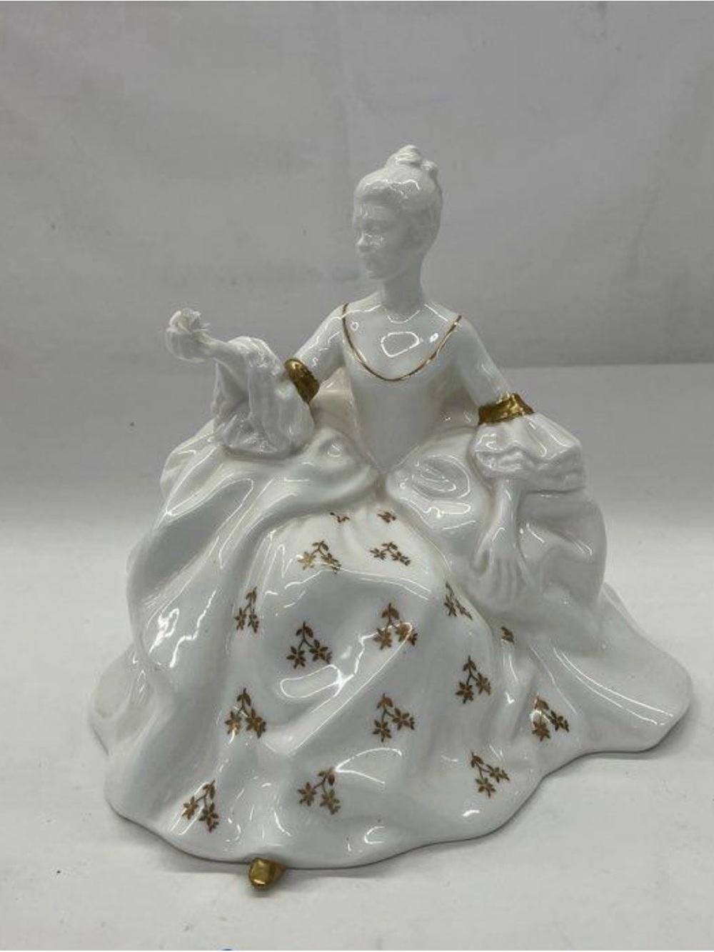 ROYAL DOULTON ANTOINETTE WHITE DRESS PORCELAIN LADY GIRL FIGURINE HN 2326